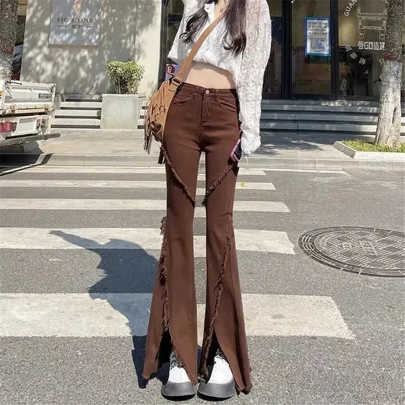 Jean large fendu en bas