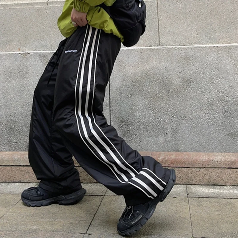 Track pants oversize