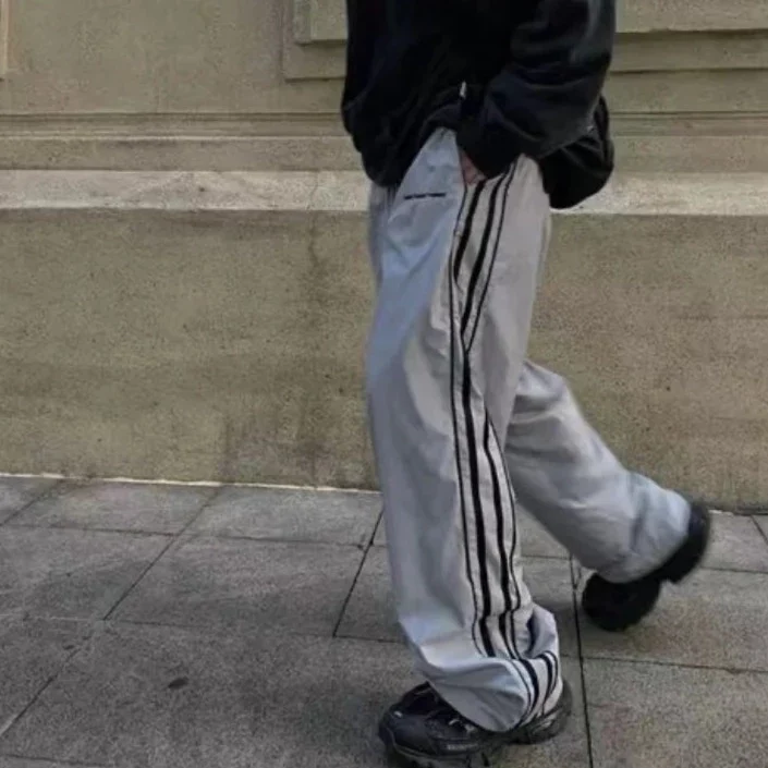Track pants oversize