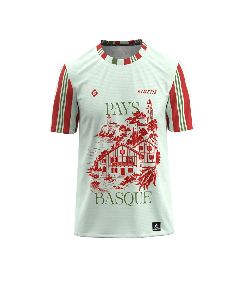 FALKON MEN PAYS BASQUE LANDSCAPE