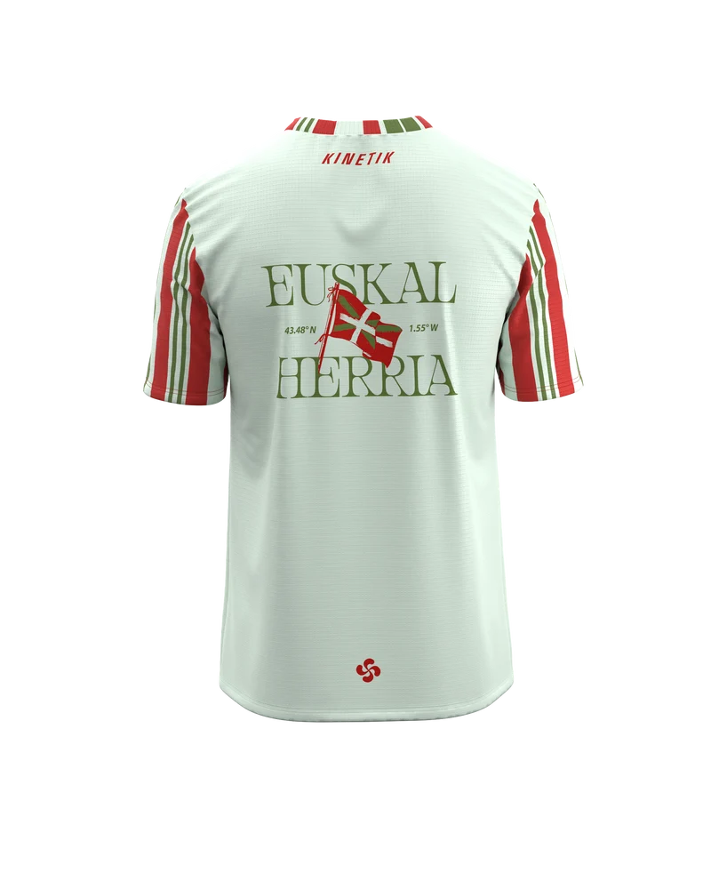 FALKON MEN PAYS BASQUE LANDSCAPE