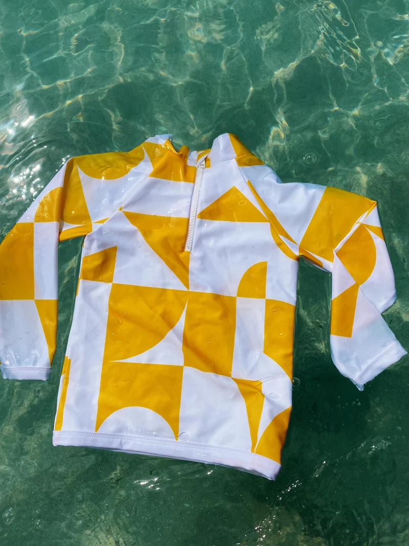 Saline Rashguard Yellow/White geometric print UPF 50+