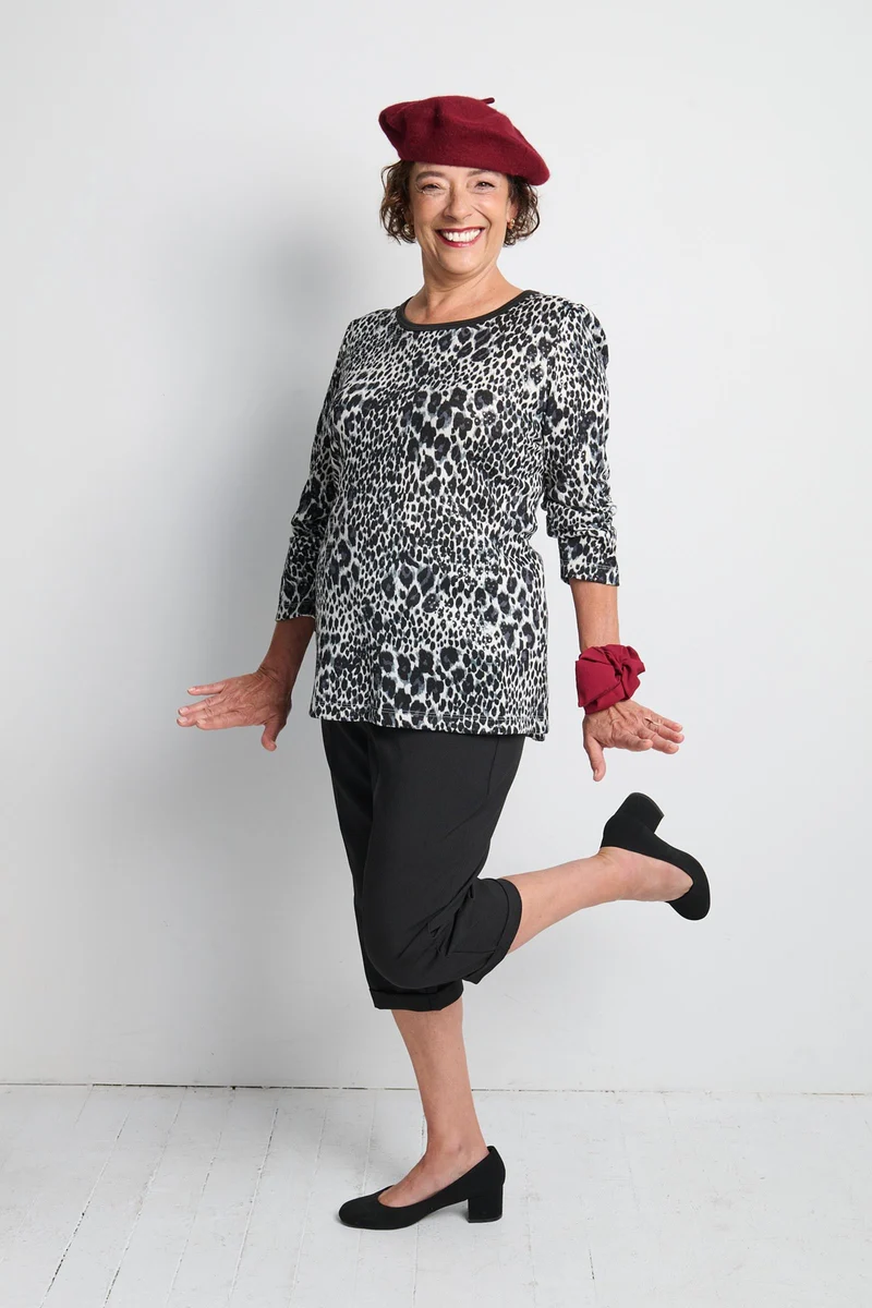 1UT367-2C103-Adaptive Basic Top With Round Neck
