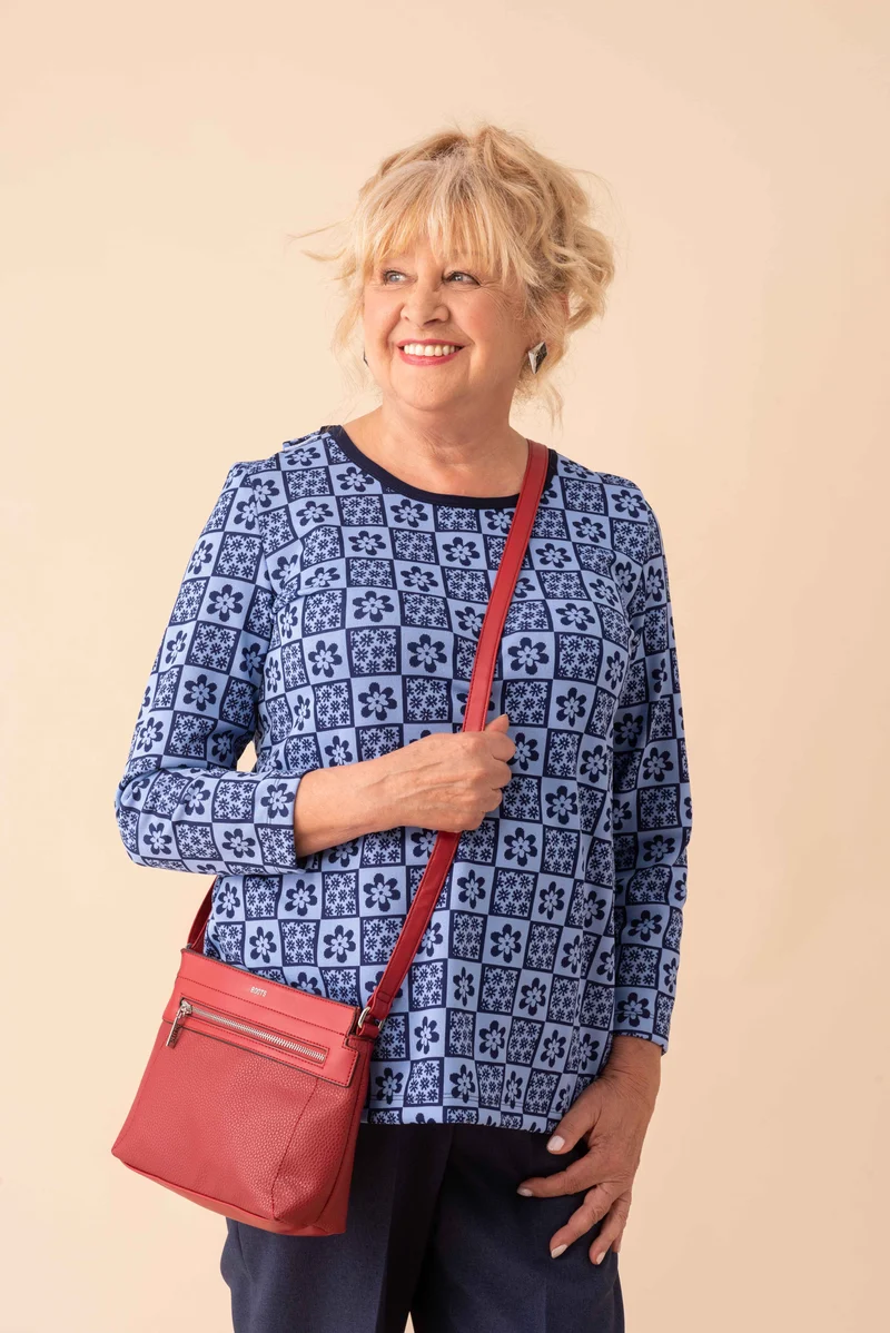 1UT367-1Y136-Adaptive Basic Top With Round Neck