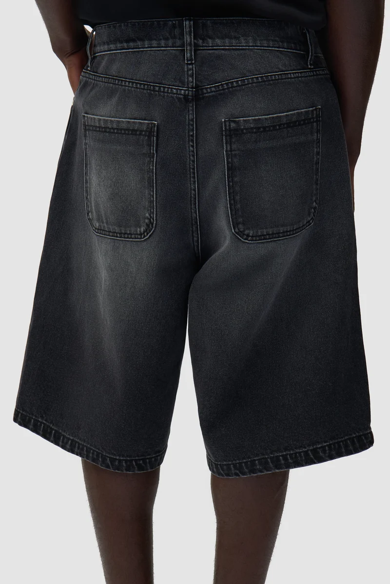 Short en denim à poches rondes - Noir délavé