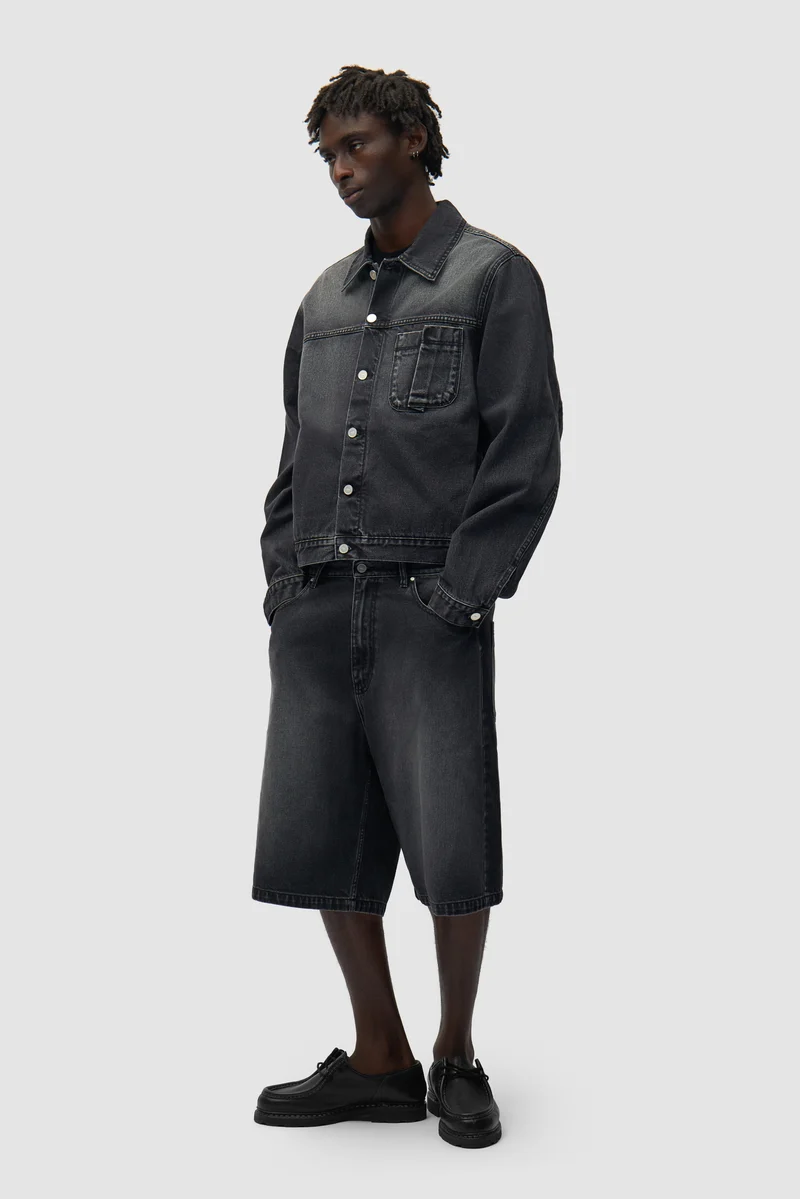 Short en denim à poches rondes - Noir délavé