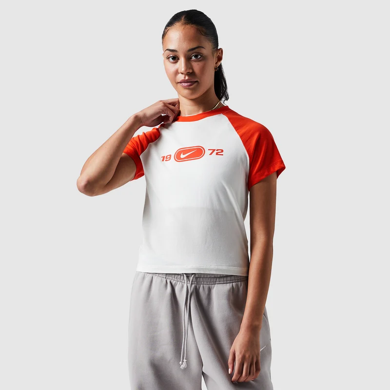 T-Shirt Nike Sportswear Chill Knit pour Femme