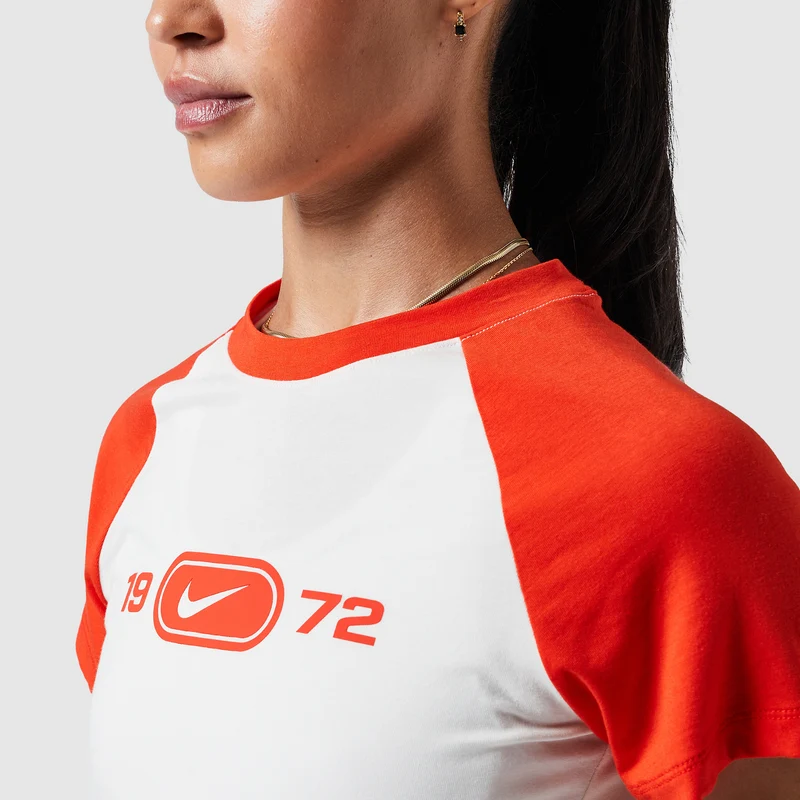 T-Shirt Nike Sportswear Chill Knit pour Femme