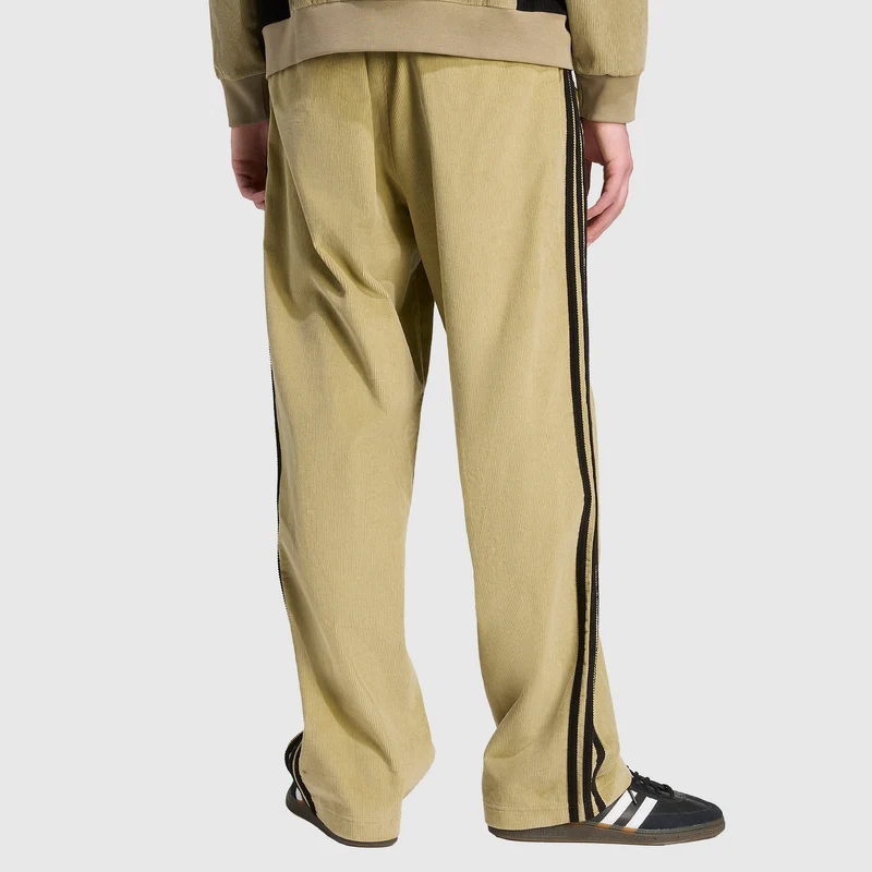 Pantalon en velours côtelé adidas Originals