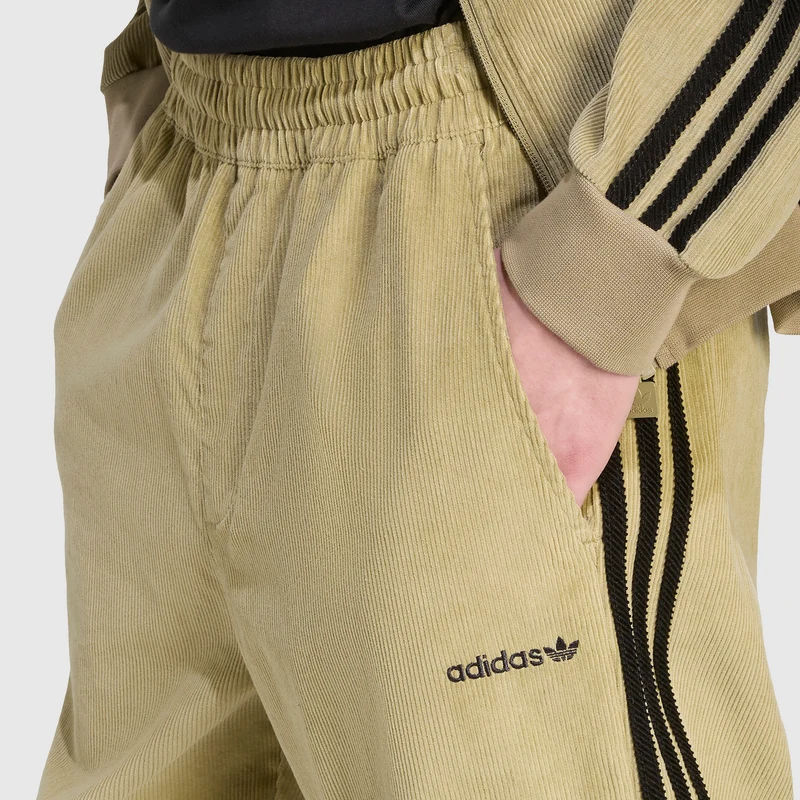 Pantalon en velours côtelé adidas Originals