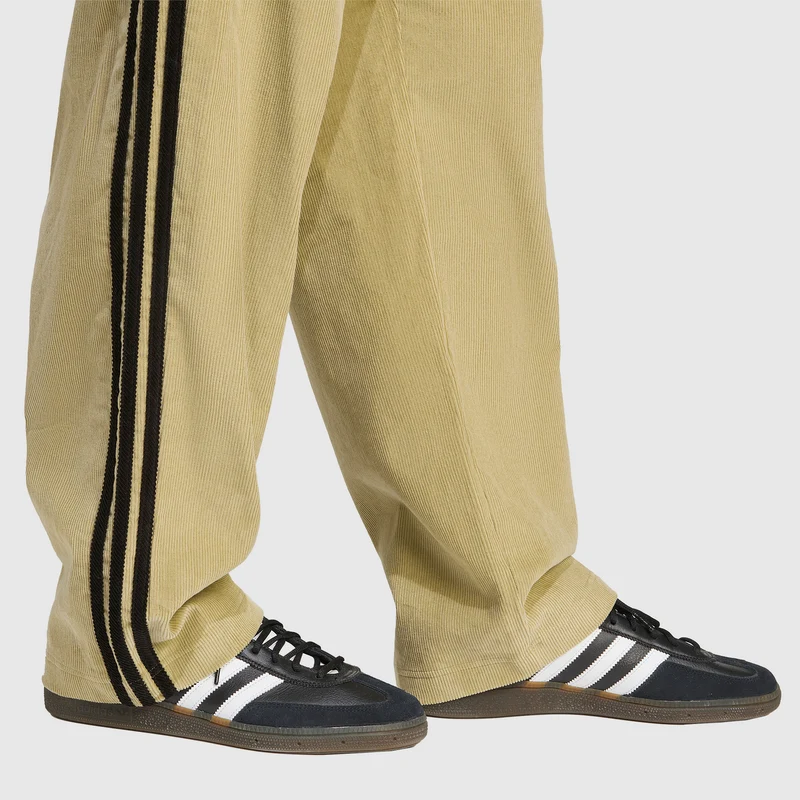 Pantalon en velours côtelé adidas Originals