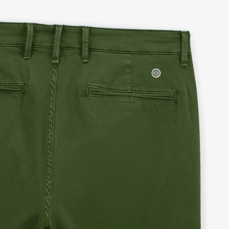 Bermuda 200 coupe droite en coton stretch vert olive