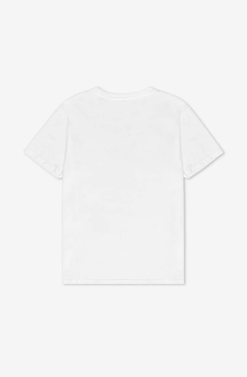 T-shirt blanc lavé sous ses yeux