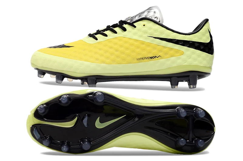 Crampons Hypervenom élite