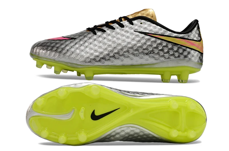 Crampons Hypervenom élite