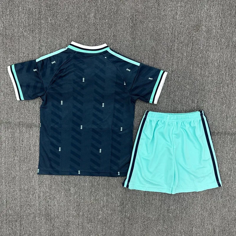 25/26 Ensemble Enfant Allemagne Extérieur