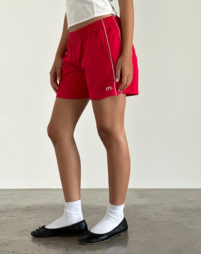 Short Thera en rouge tango avec passepoil blanc cassé et emblème M