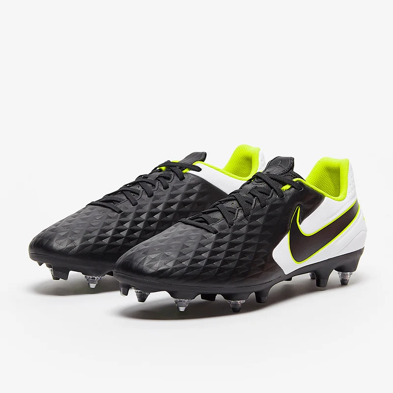 Chaussure de football à crampons pour terrain gras Nike Tiem