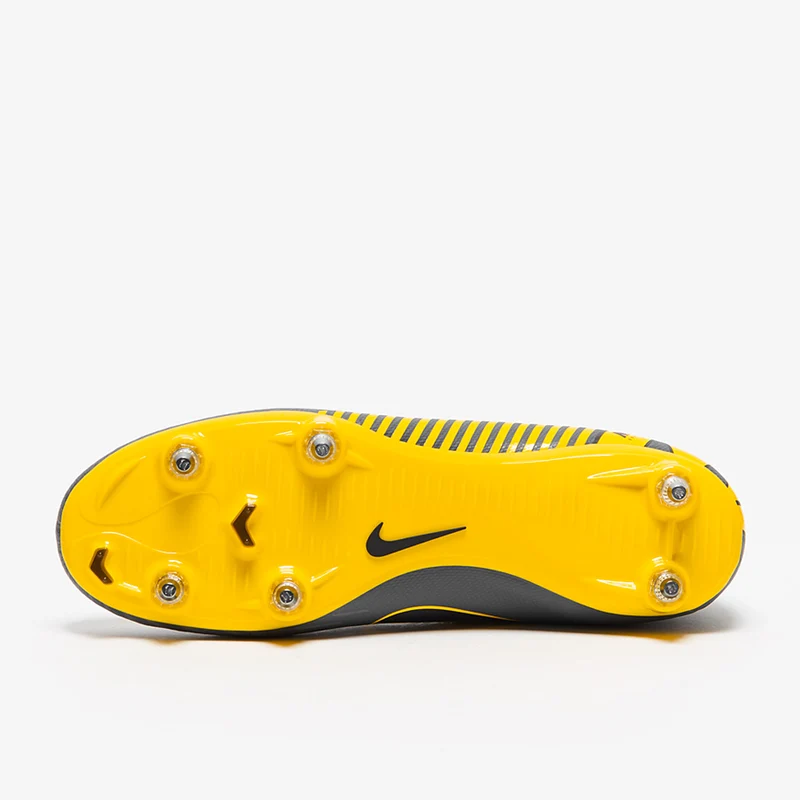 Chaussure de football à crampons pour terrain gras Nike Merc