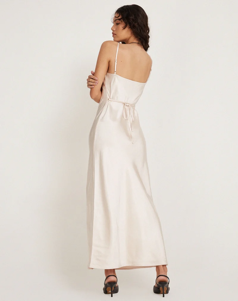 Robe midi Padil en satin ivoire perlé