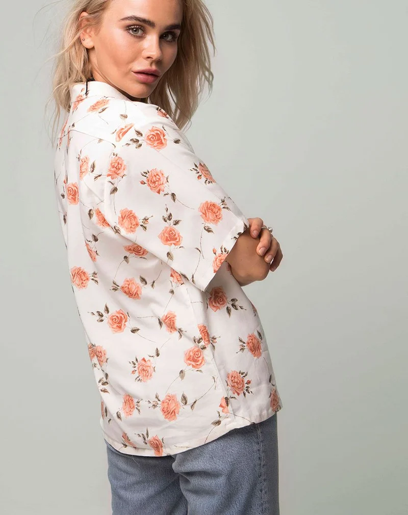 Chemise hawaïenne dans New Romance