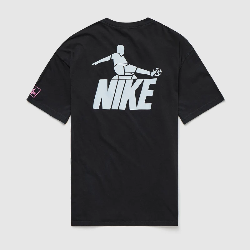 Nike Sportswear Loose Celebration T-Shirt