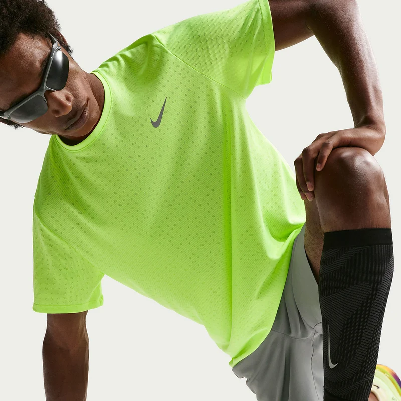 Nike Dri-FIT Breathe Miler T-Shirt
