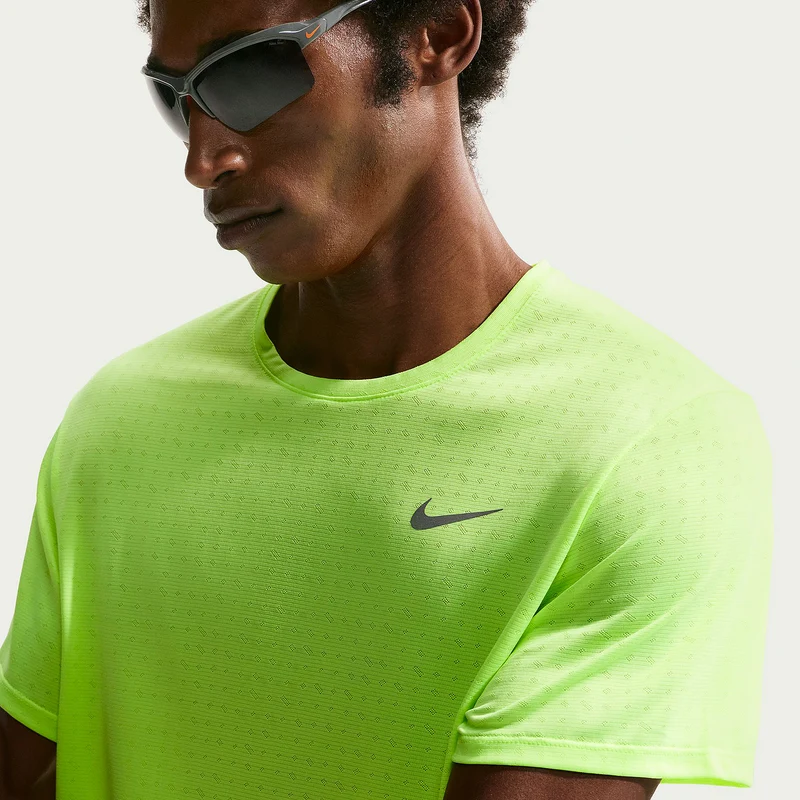 Nike Dri-FIT Breathe Miler T-Shirt