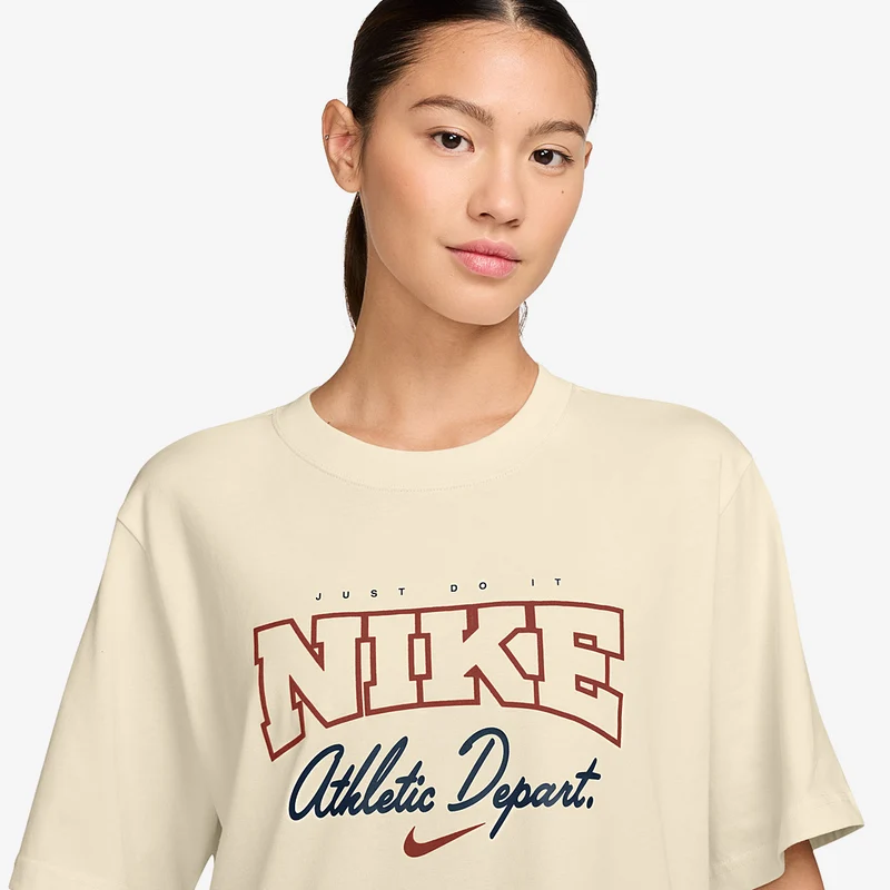 T-Shirt Nike Sportswear pour Femme