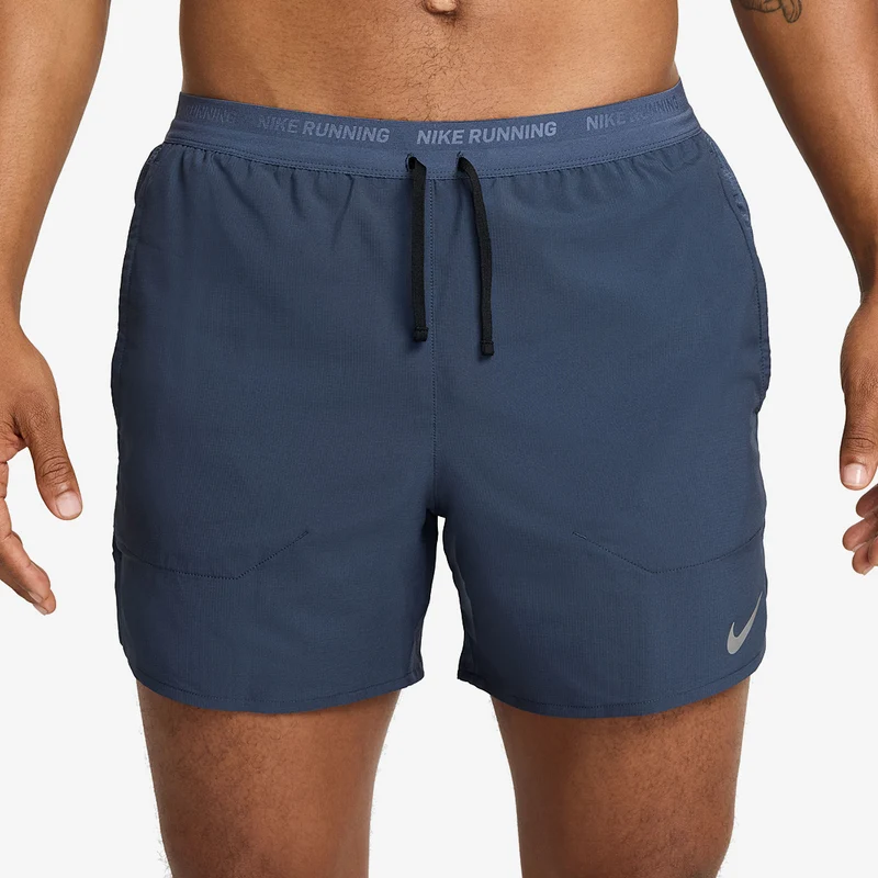 Short Nike Dri-FIT Stride 18 cm Slip Intégré