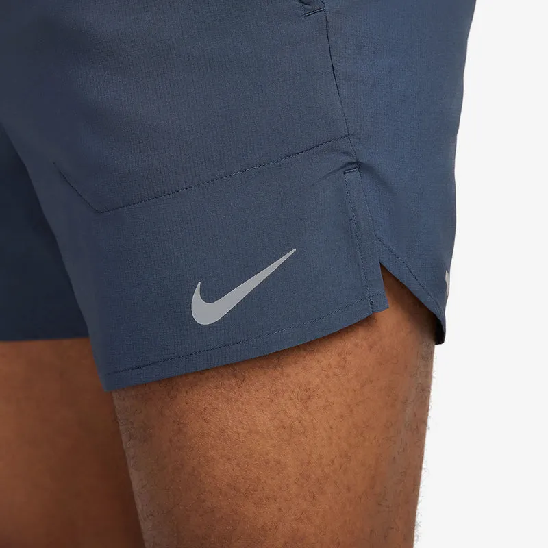 Short Nike Dri-FIT Stride 18 cm Slip Intégré