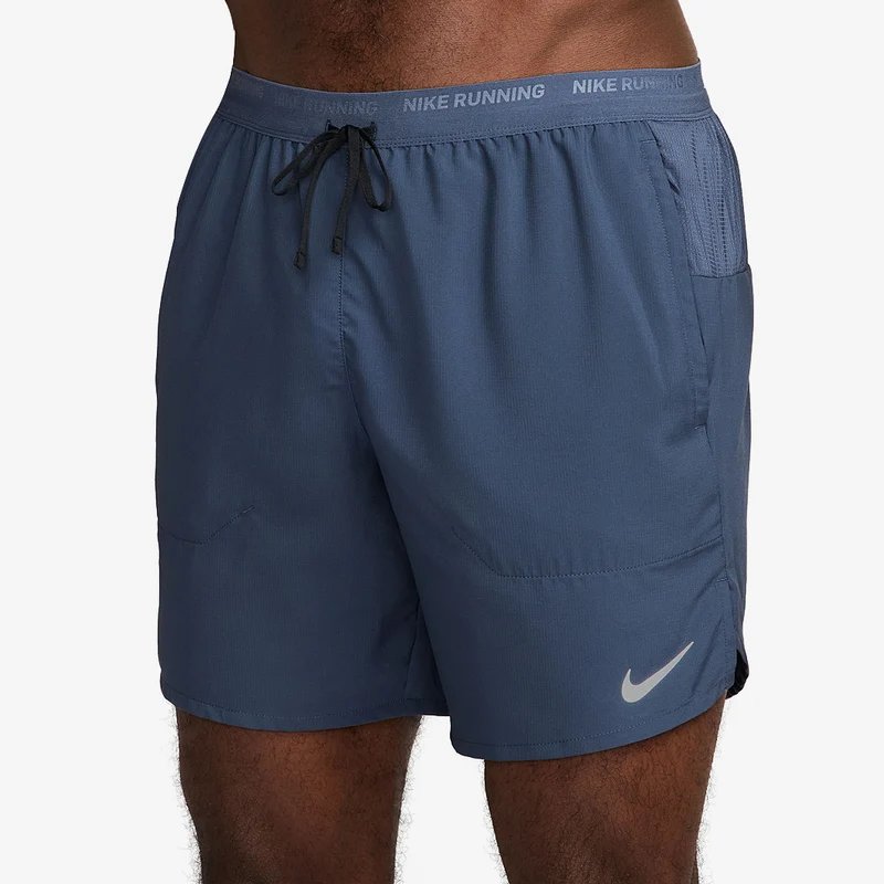 Short Nike Dri-FIT Stride 18 cm Slip Intégré