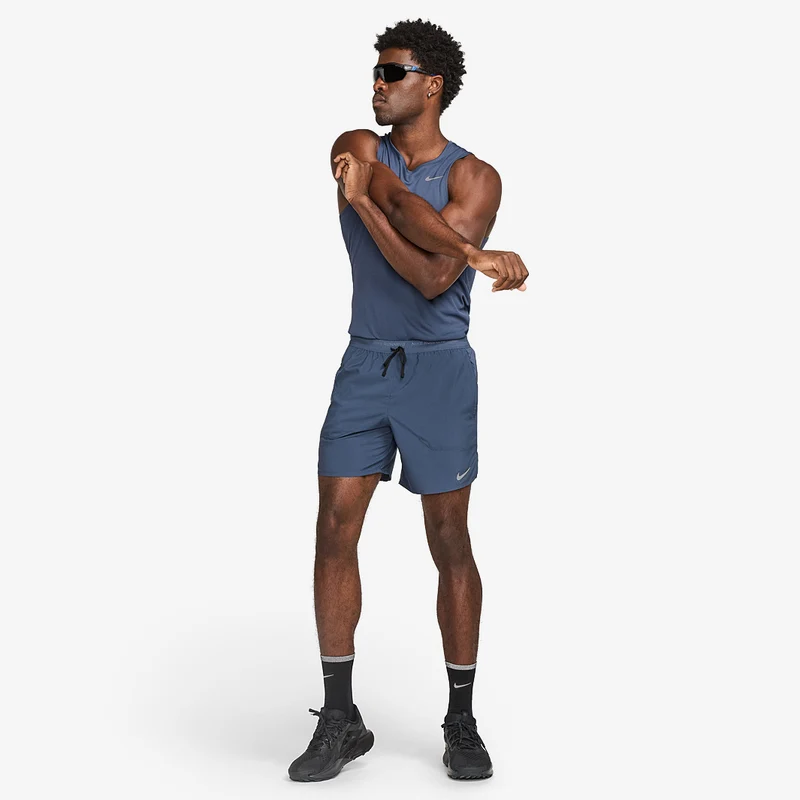 Short Nike Dri-FIT Stride 18 cm Slip Intégré