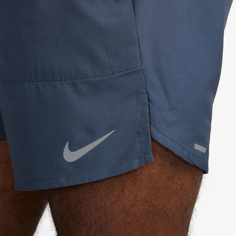 Short Nike Dri-FIT Stride 18 cm Slip Intégré