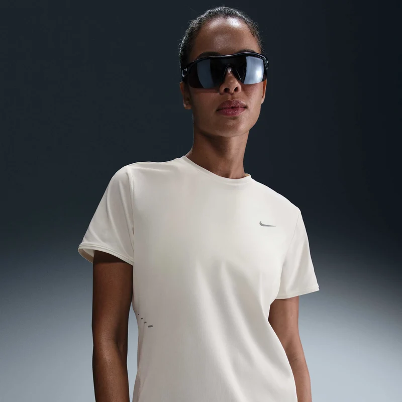 Nike Haut de running à manches courtes Dri