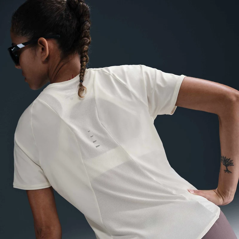 Nike Haut de running à manches courtes Dri