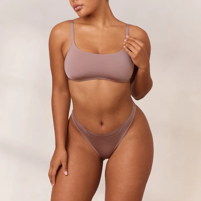 Barely There Brassière - Cassis