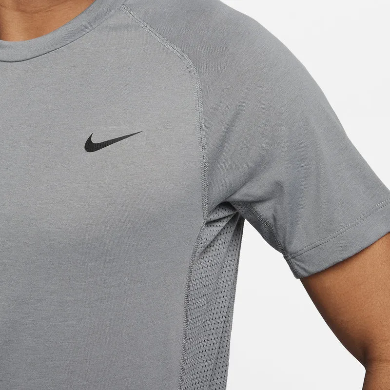 Nike Haut de fitness à manches courtes Dri