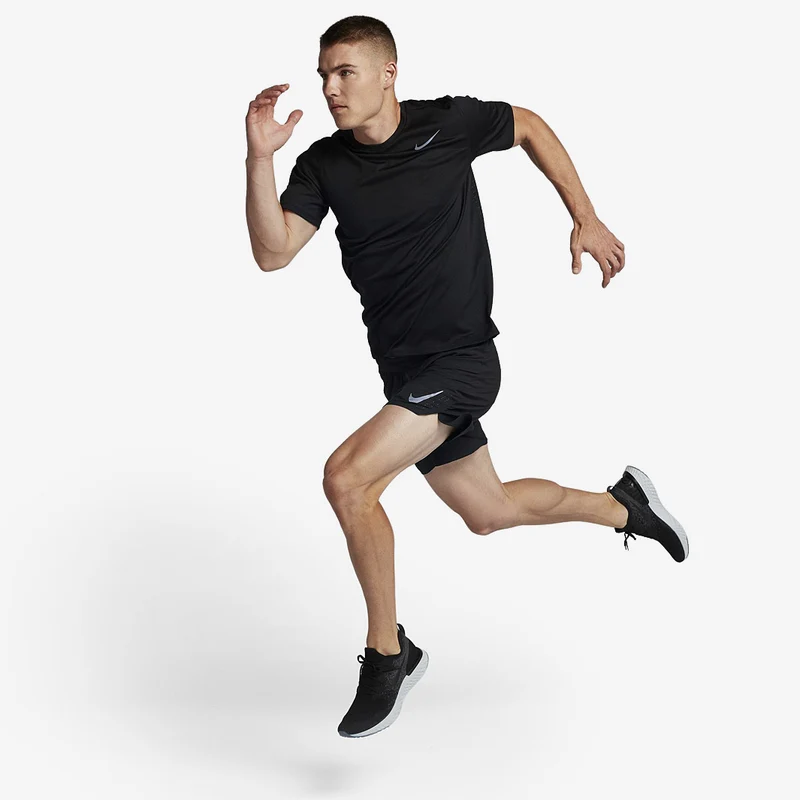 Haut à manches courtes Nike Dri-FIT Breathe