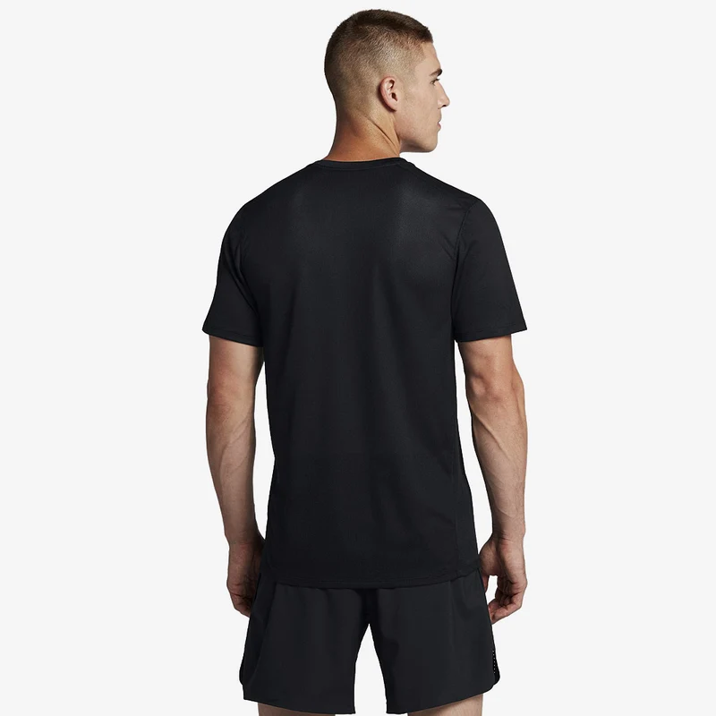 Haut à manches courtes Nike Dri-FIT Breathe