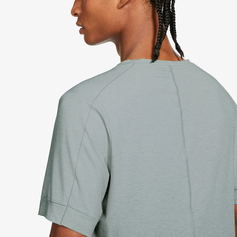 Haut à manches courtes Nike Yoga Dri