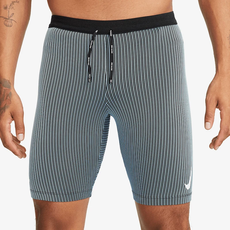 Short Nike Dri-FIT ADV Aeroswift 1/2-Longueur