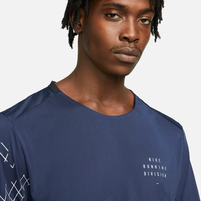 Haut Nike Dri-FIT Run Division Rise 365