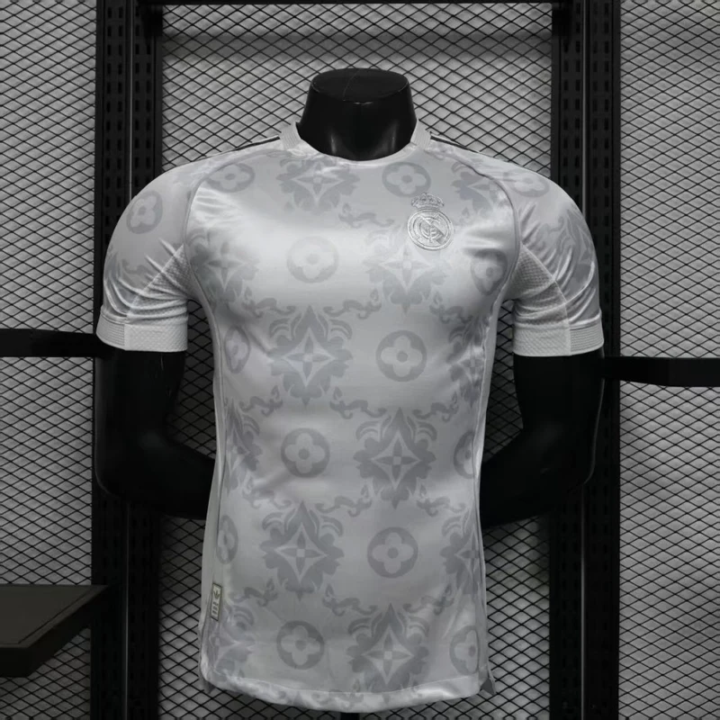 25/26 Maillot Real Madrid LV Spécial player