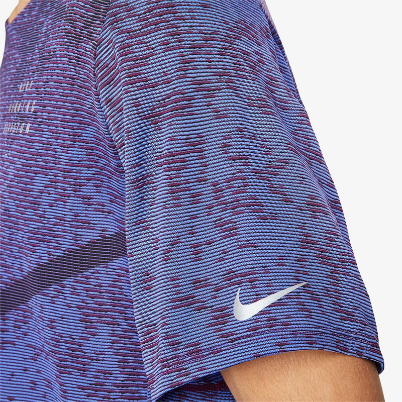 Nike Dri-FIT ADV Run Division Techknit T-Shirt