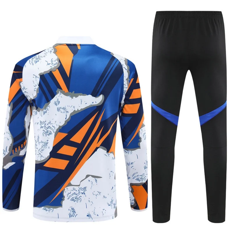 25/26 Ensemble Real Madrid color