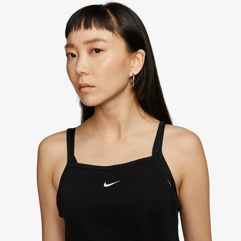 Nike Womens Sportswear Essential Tee
