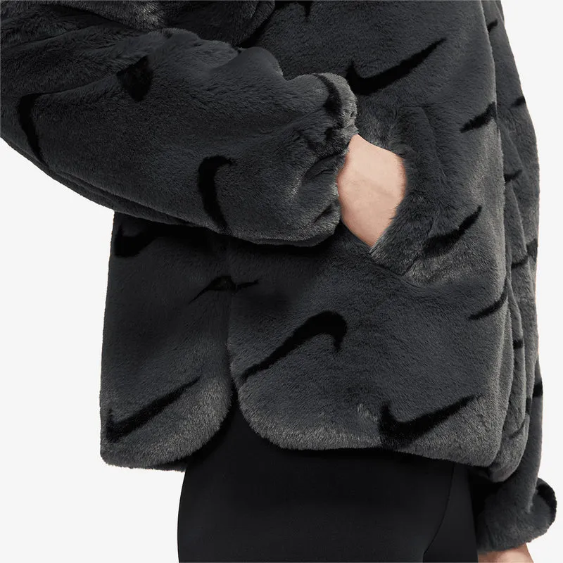 Nike Veste en fausse fourrure à imprimé pour femme Sportswea