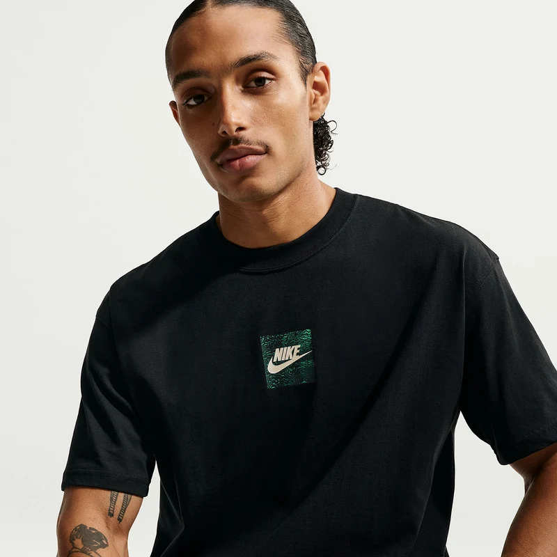 Nike Sportswear Loose Celebrate T-Shirt