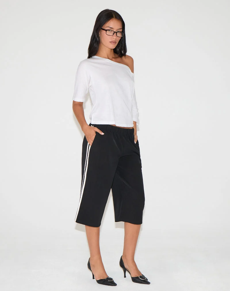 Benno Shorts in Black with White Side Stripe (Short Benno en noir avec rayures latérales blanches)